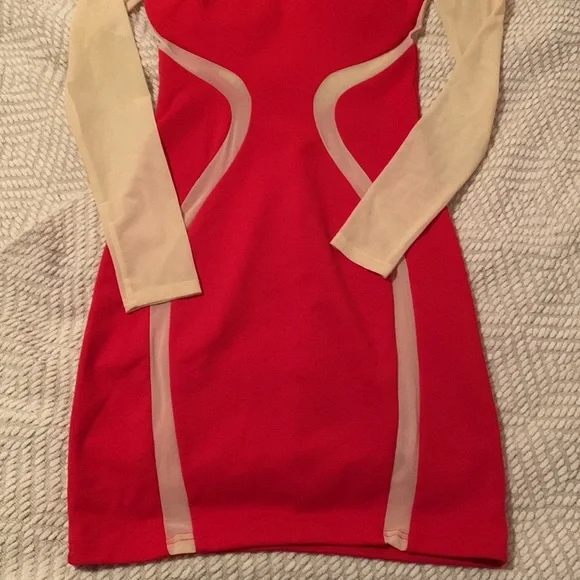 Arden B. (NWT) - Beautiful Red Dress with Nude sleeves - Picture 4 of 9